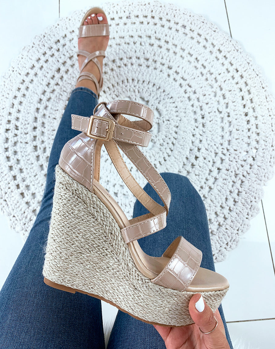 Sandales compensées beige croco