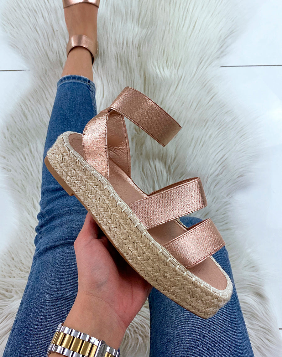 Sandales compensées champagne à brides élastiques