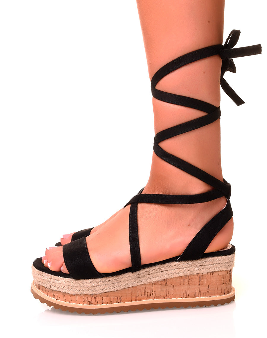 Sandales compensées en suédine noires à lacets