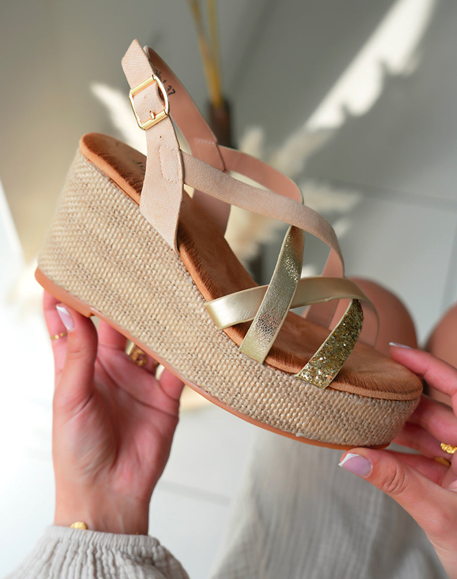 Sandales Compensées Femme Beiges en Suédine avec Lanières Pailletées Dorées