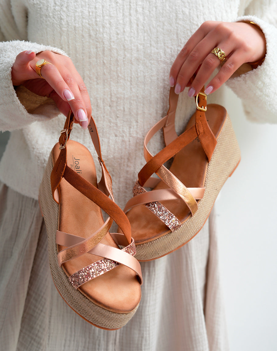 Sandales Compensées Femme Camel en Suédine avec Détails Pailletés Rose Gold