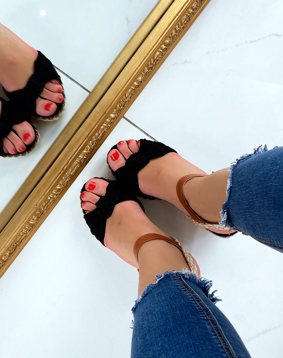 Sandales compensées noires à bride en forme de noeud