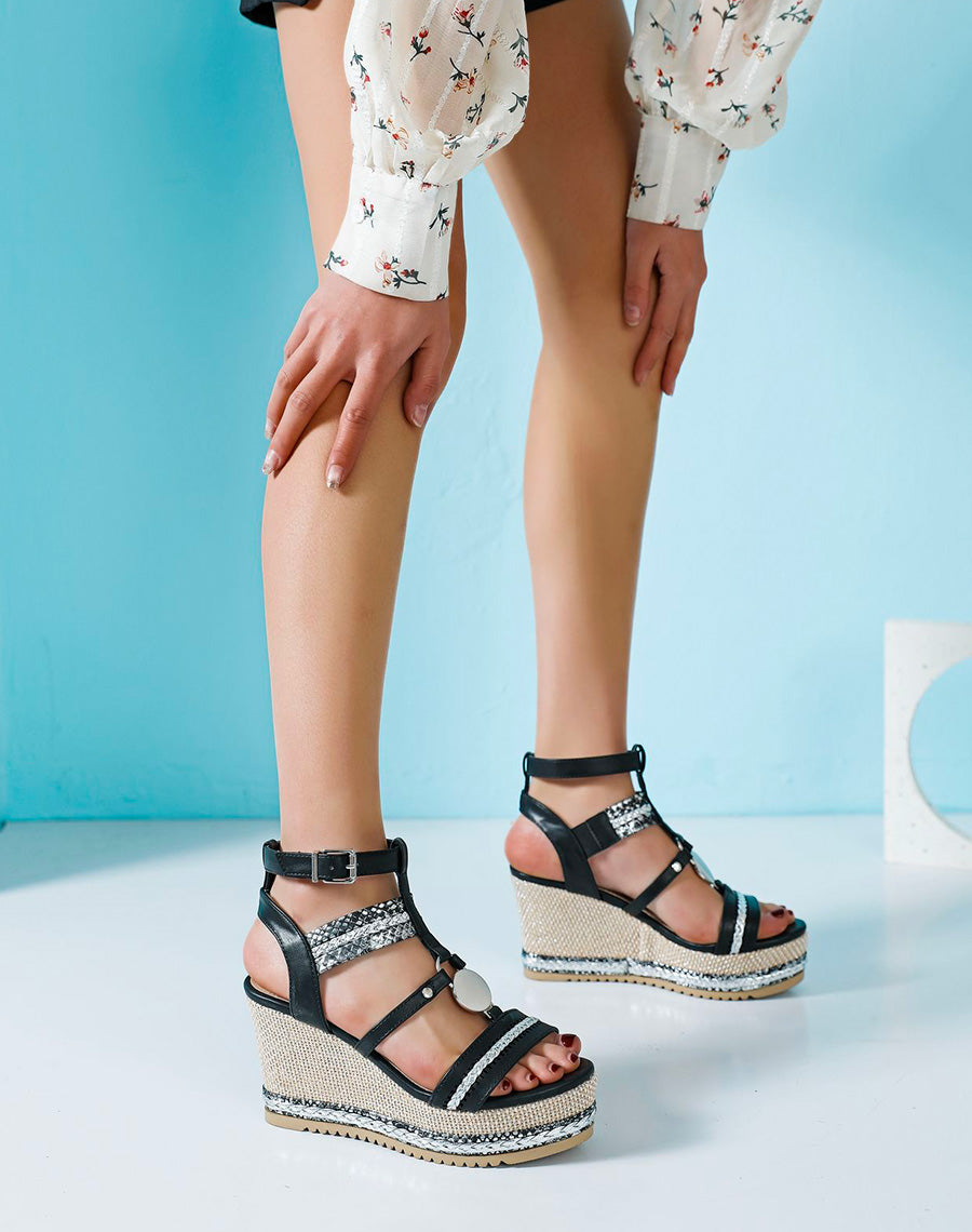 Sandales compensées noires et argentée