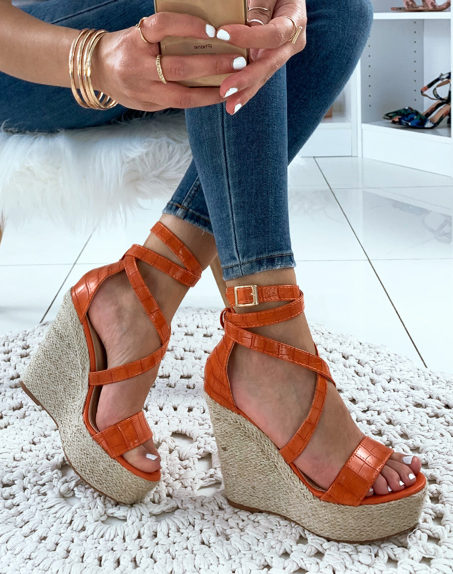 Sandales compensées orange croco