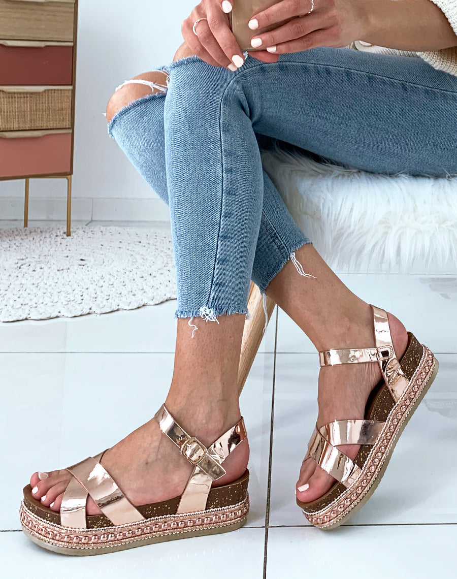 Sandales compensées rose gold effet métallique