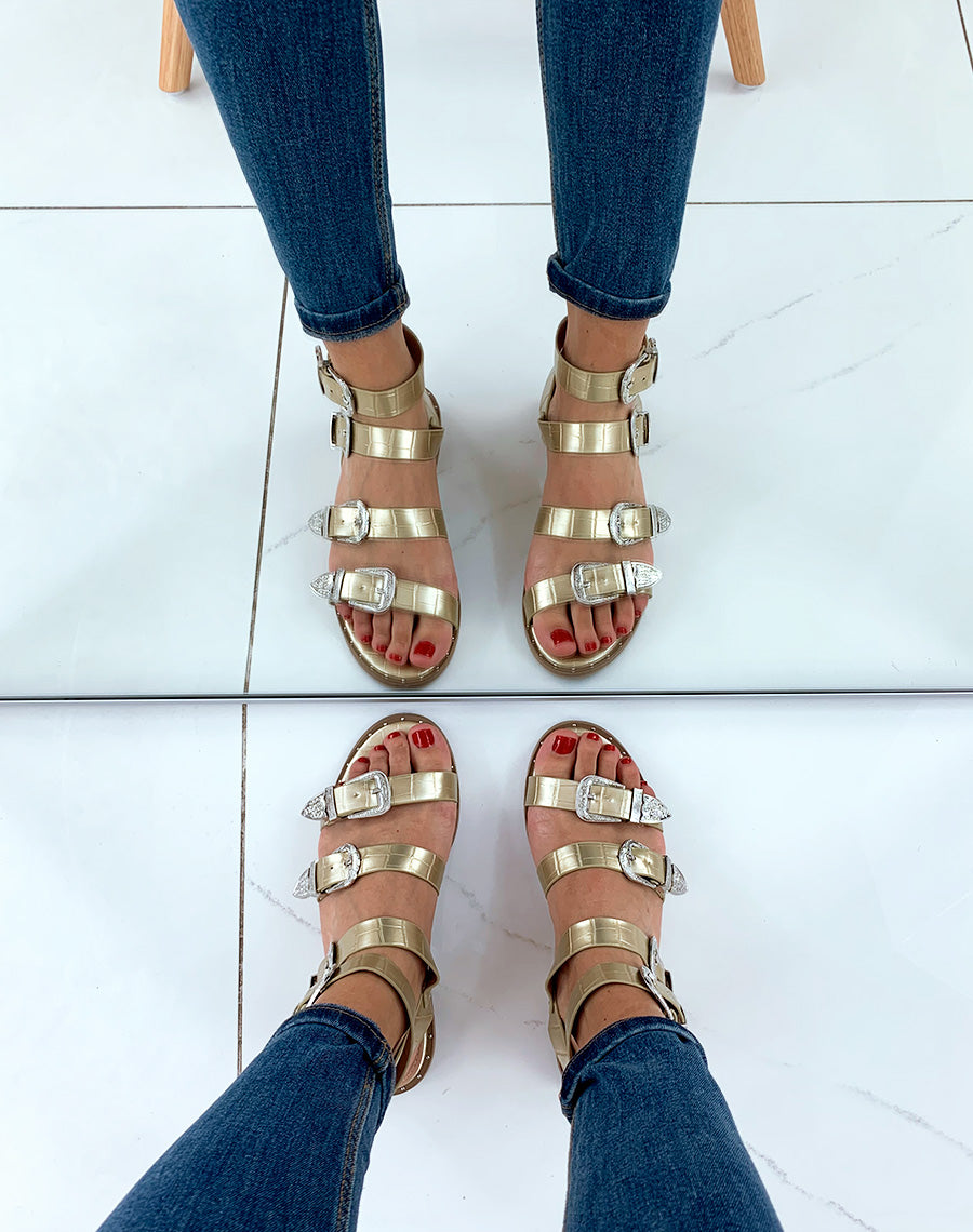 Sandales dorées à boucles style western
