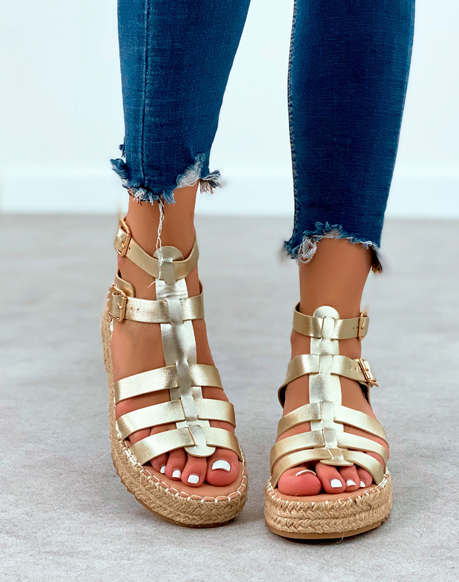 Sandales dorées compensés en corde à multiples lanières