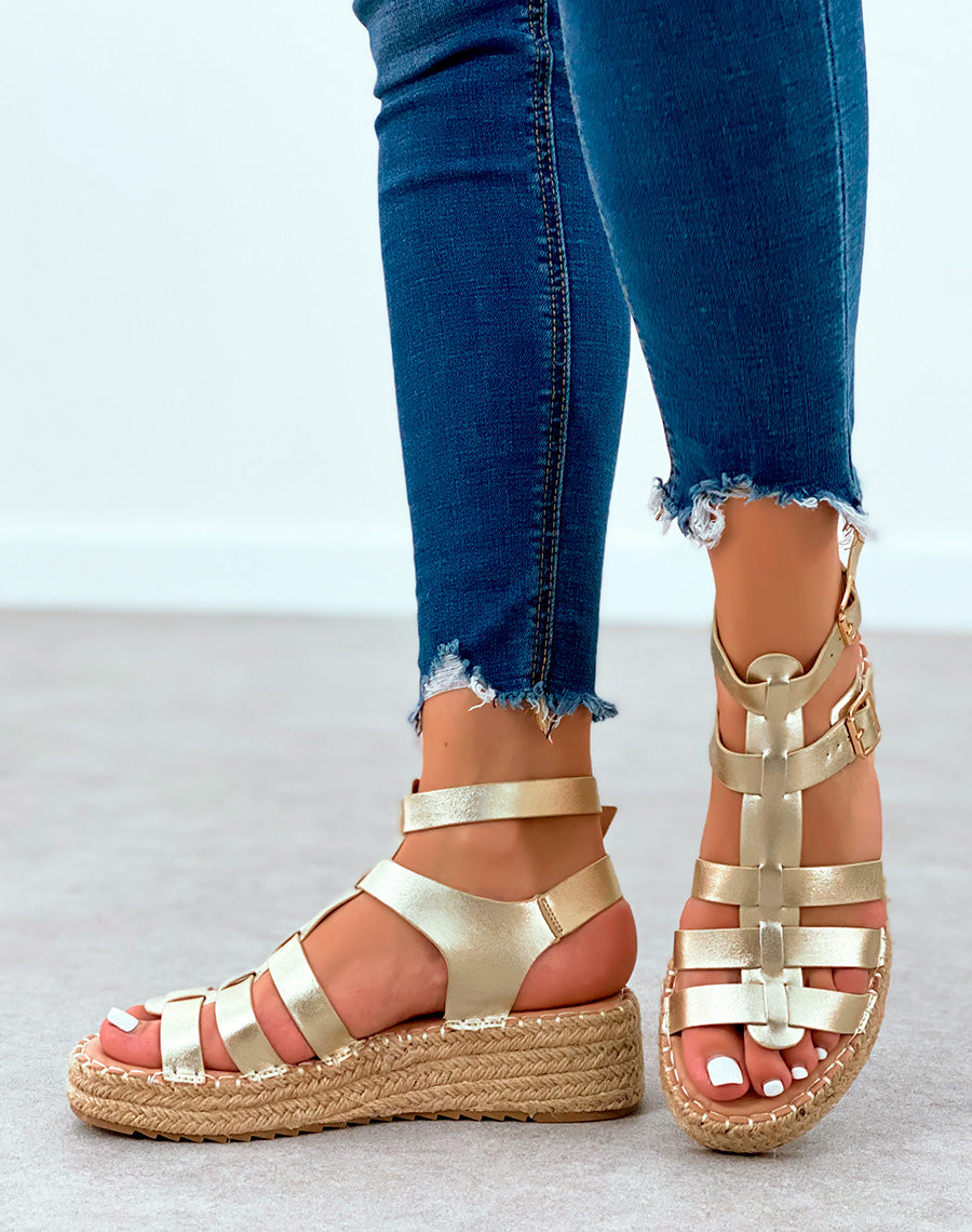 Sandales dorées compensés en corde à multiples lanières