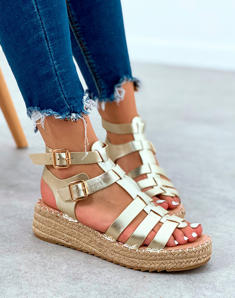 Sandales dorées compensés en corde à multiples lanières