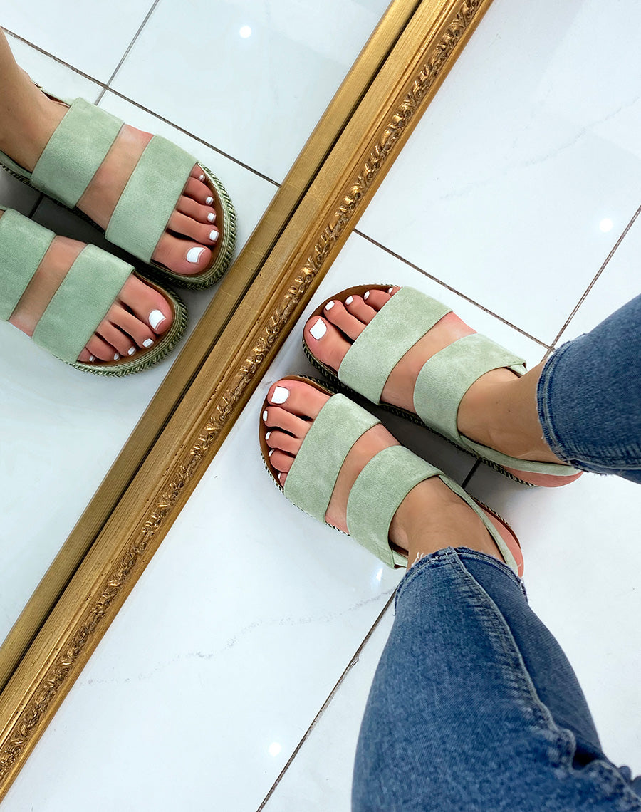 Sandales à doubles brides en suédine verte pastel