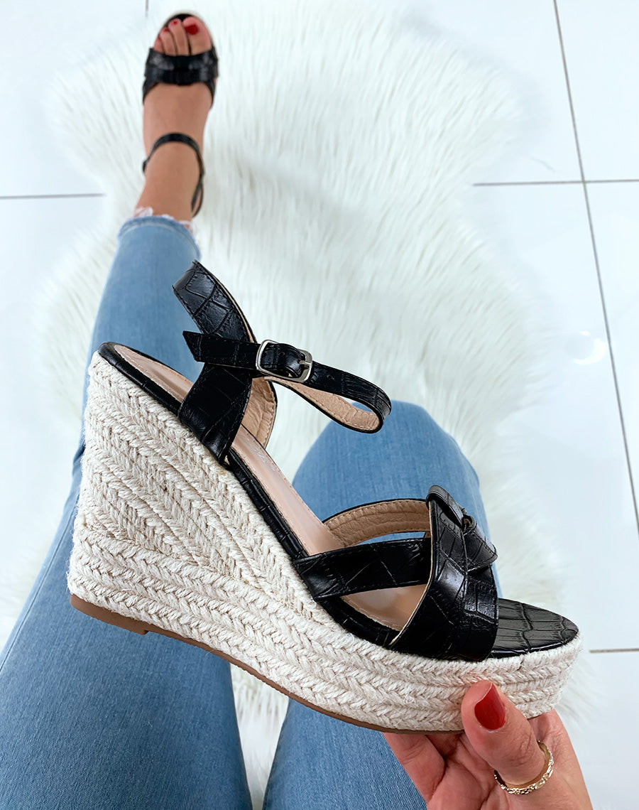 Sandales en similicuir noir effet croco à talons compensés