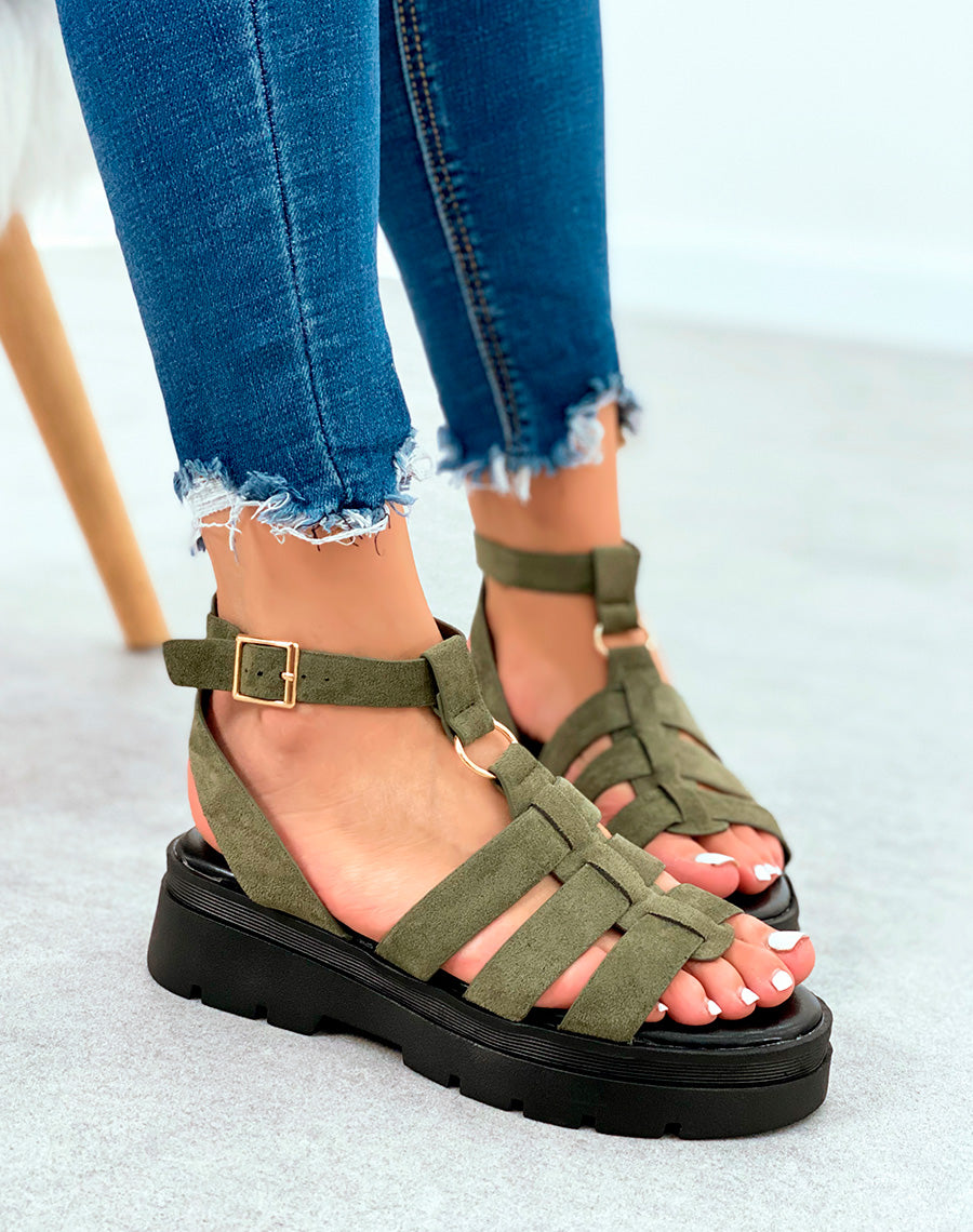 Sandales en suédine kaki à multiples lanières et semelle crantée