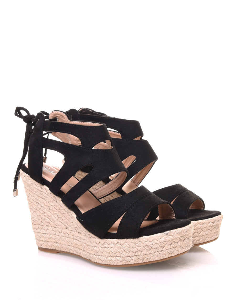 Sandales en suédine noires à talons compensés