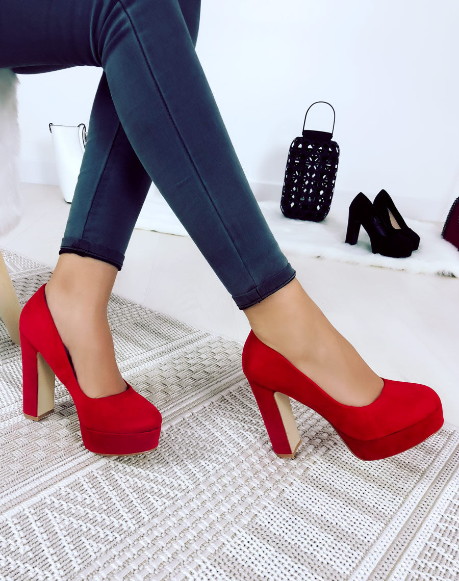 Sandales en suédine à plateforme rouge