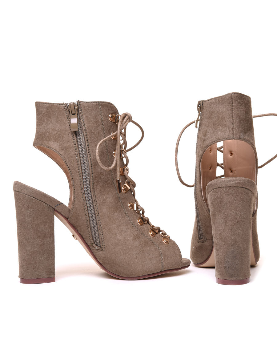 Sandales en suédines ouvertes kaki à talons