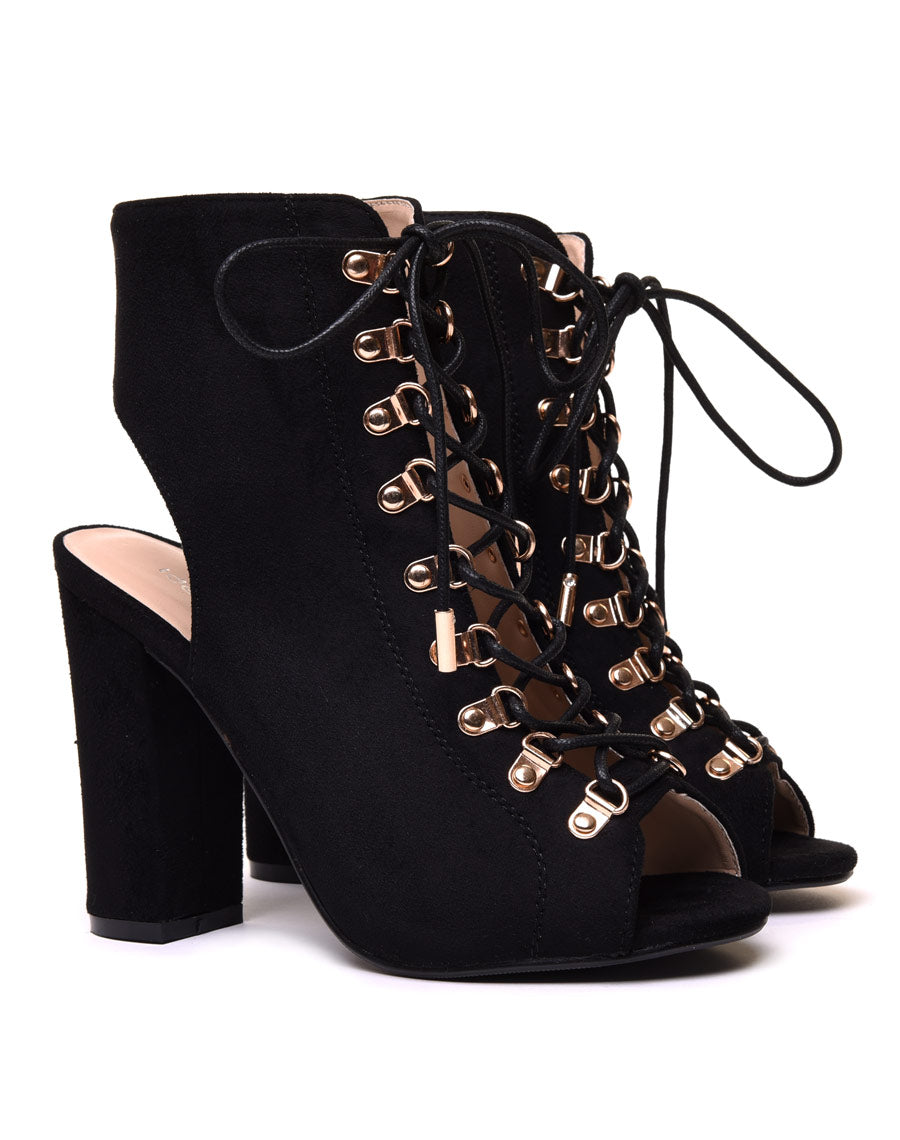 Sandales en suédines ouvertes noires à talons