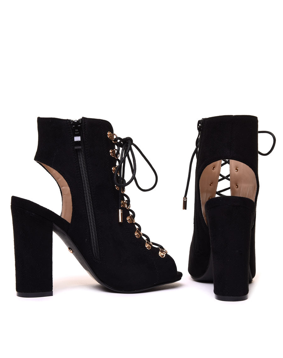 Sandales en suédines ouvertes noires à talons