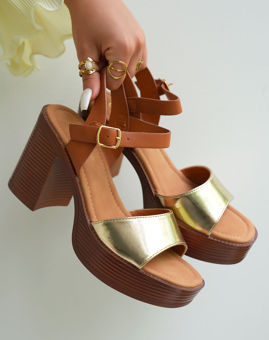 Sandales femme à bride dorée et lanière ajustable camel avec talon épais