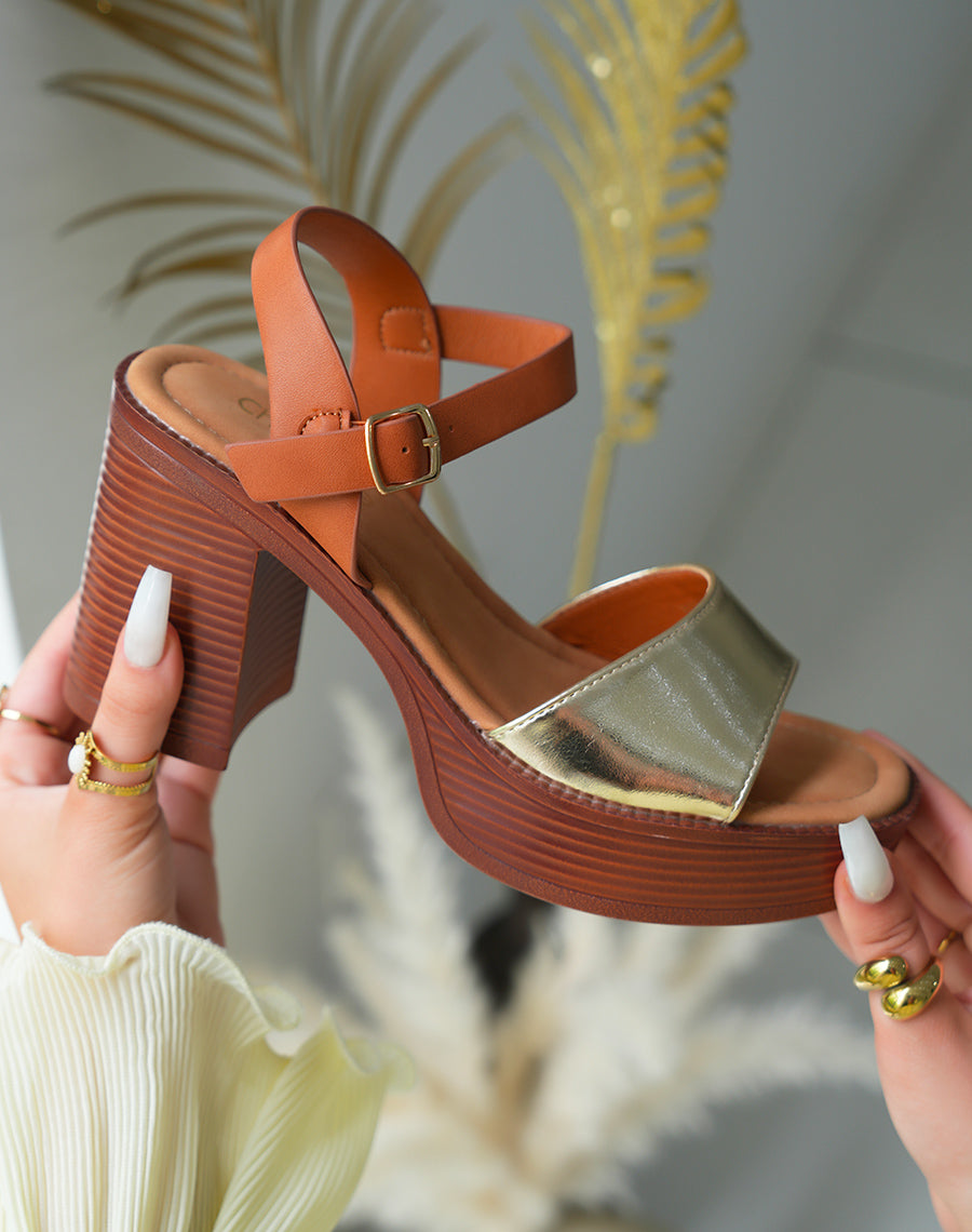 Sandales femme à bride dorée et lanière ajustable camel avec talon épais