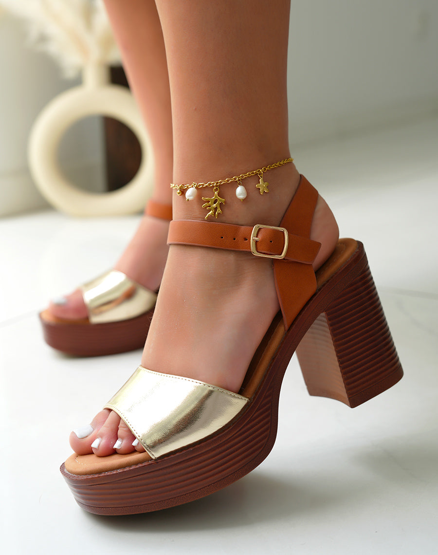 Sandales femme à bride dorée et lanière ajustable camel avec talon épais