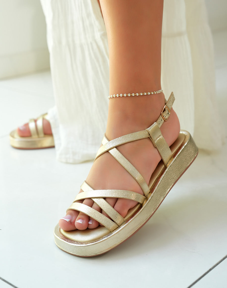 Sandales femme dorées chic avec brides entrecroisées et plateforme confortable