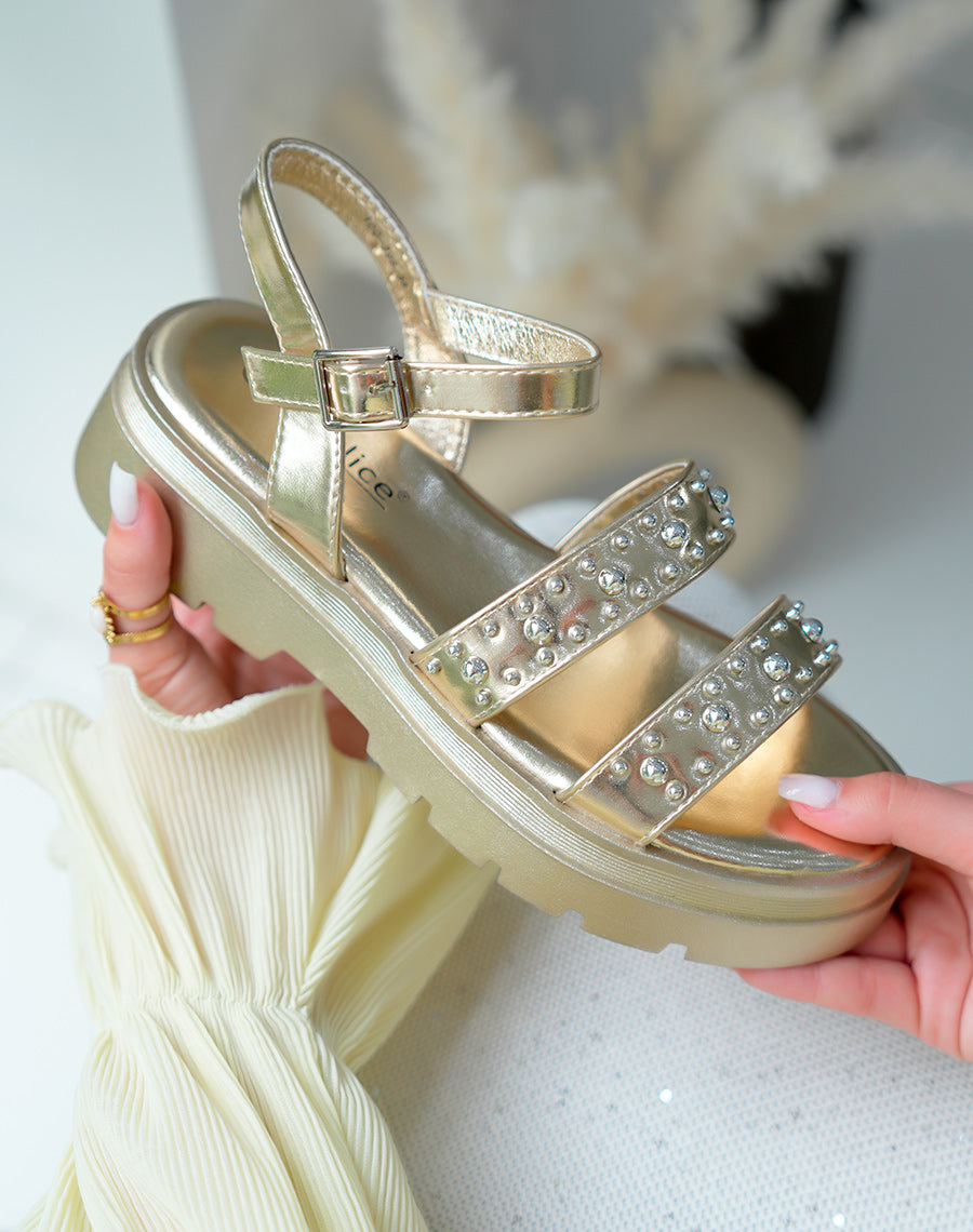 Sandales femme dorées à double brides cloutées avec semelle épaisse crantée