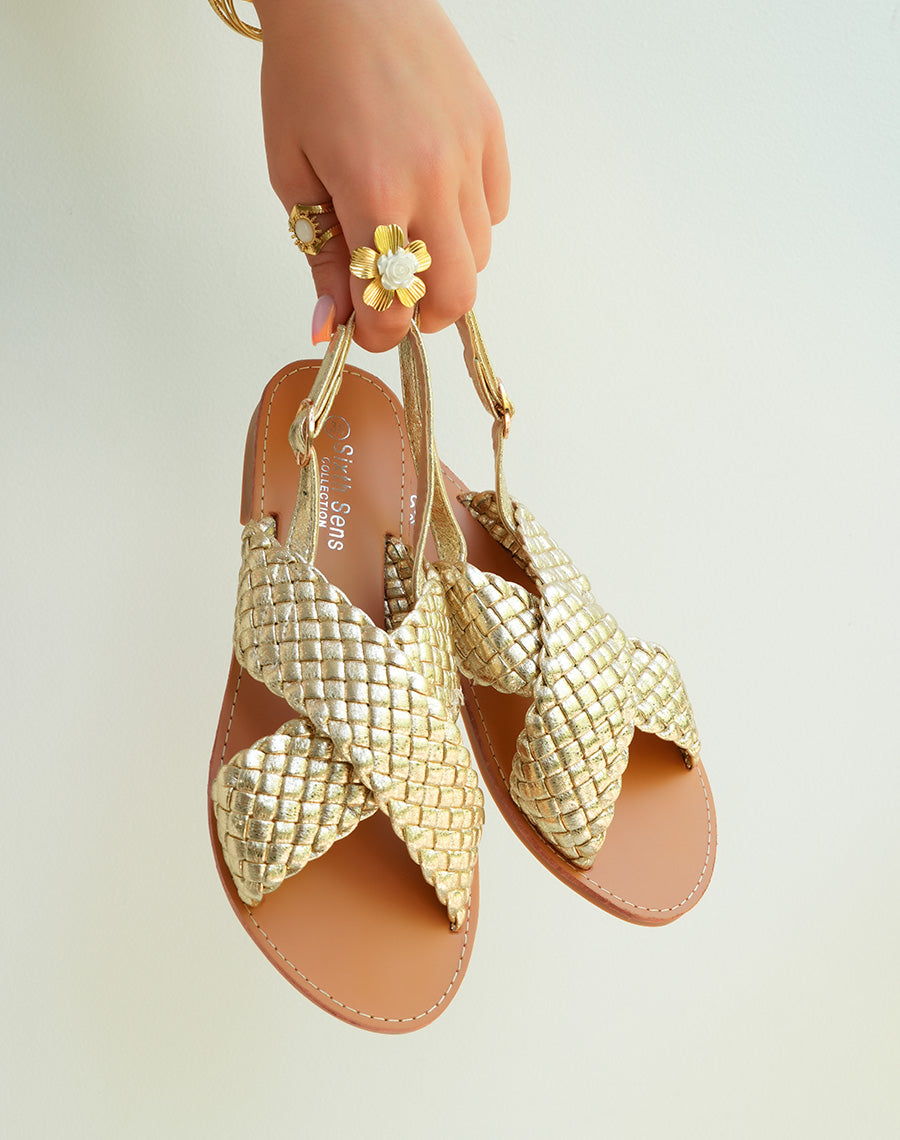Sandales femme dorées tressées pour un look estival chic