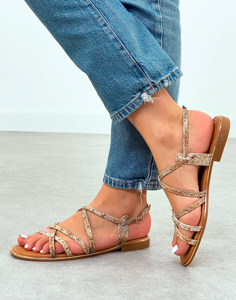 Sandales femme effet serpent à lanières cloutées – Audace et finesse