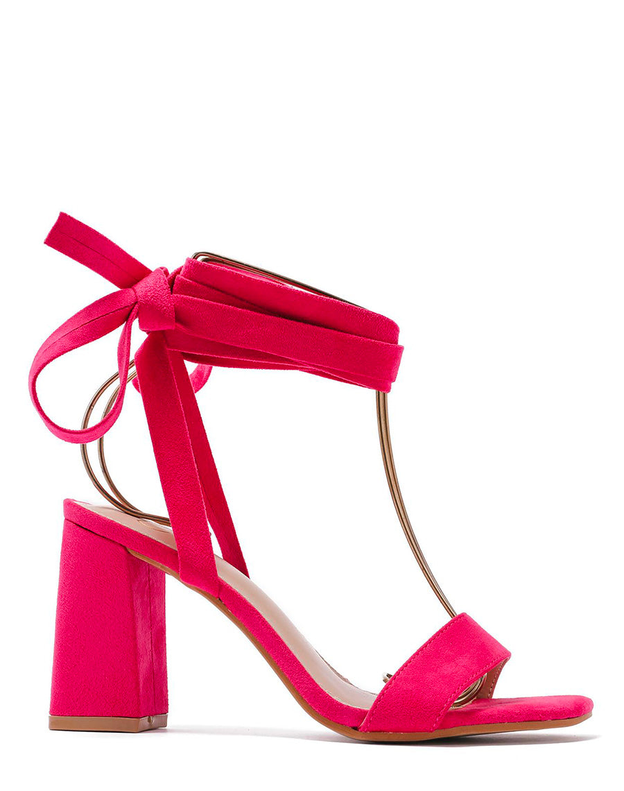 Sandales fushia à bride épaisse et longs lacets à talon