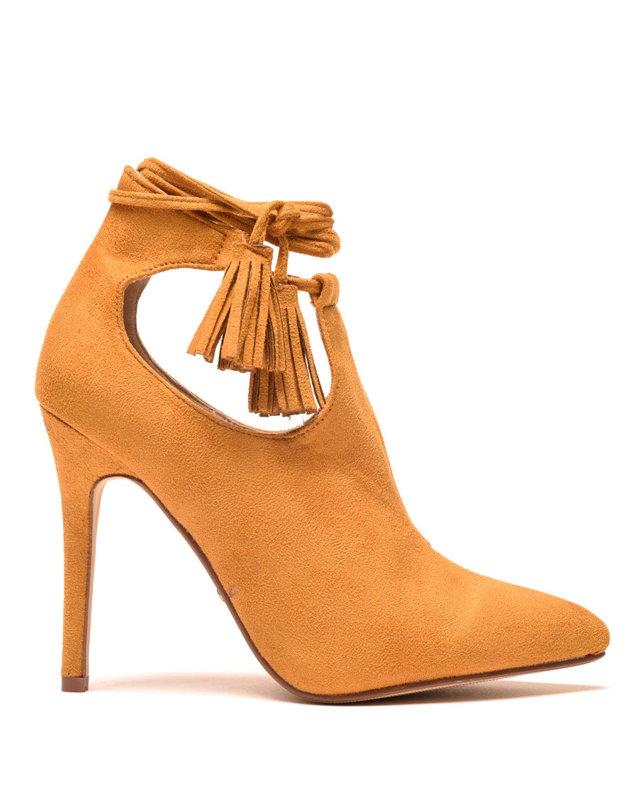 Sandales jaune moutarde à talons ajourées