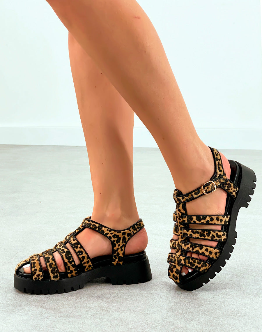 Sandales Motif Léopard à Multiples Lanières et Semelle Épaisse - Audace et Confort