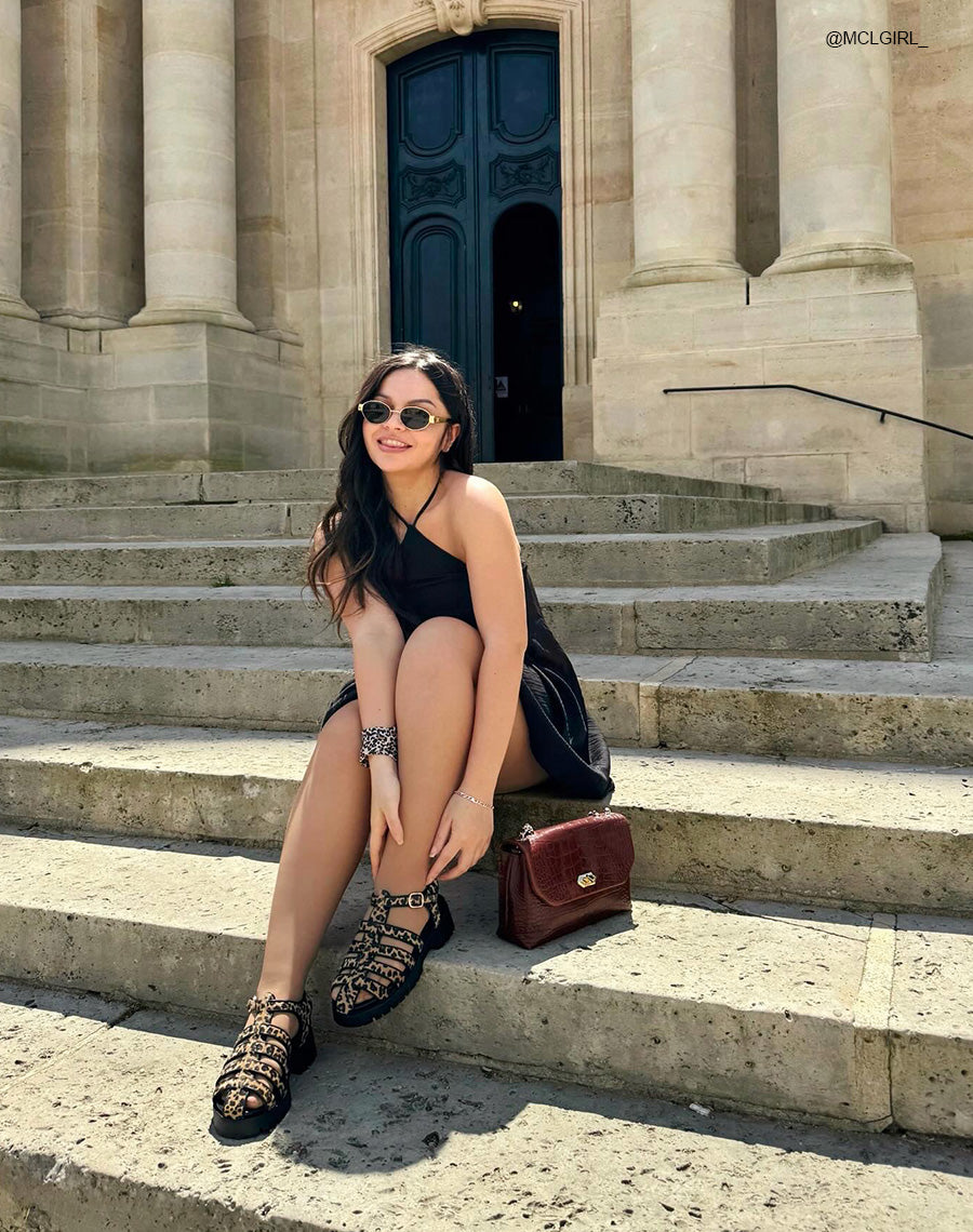 Sandales Motif Léopard à Multiples Lanières et Semelle Épaisse - Audace et Confort