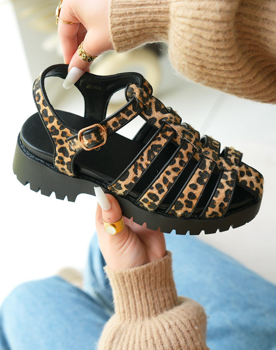 Sandales Motif Léopard à Multiples Lanières et Semelle Épaisse - Audace et Confort