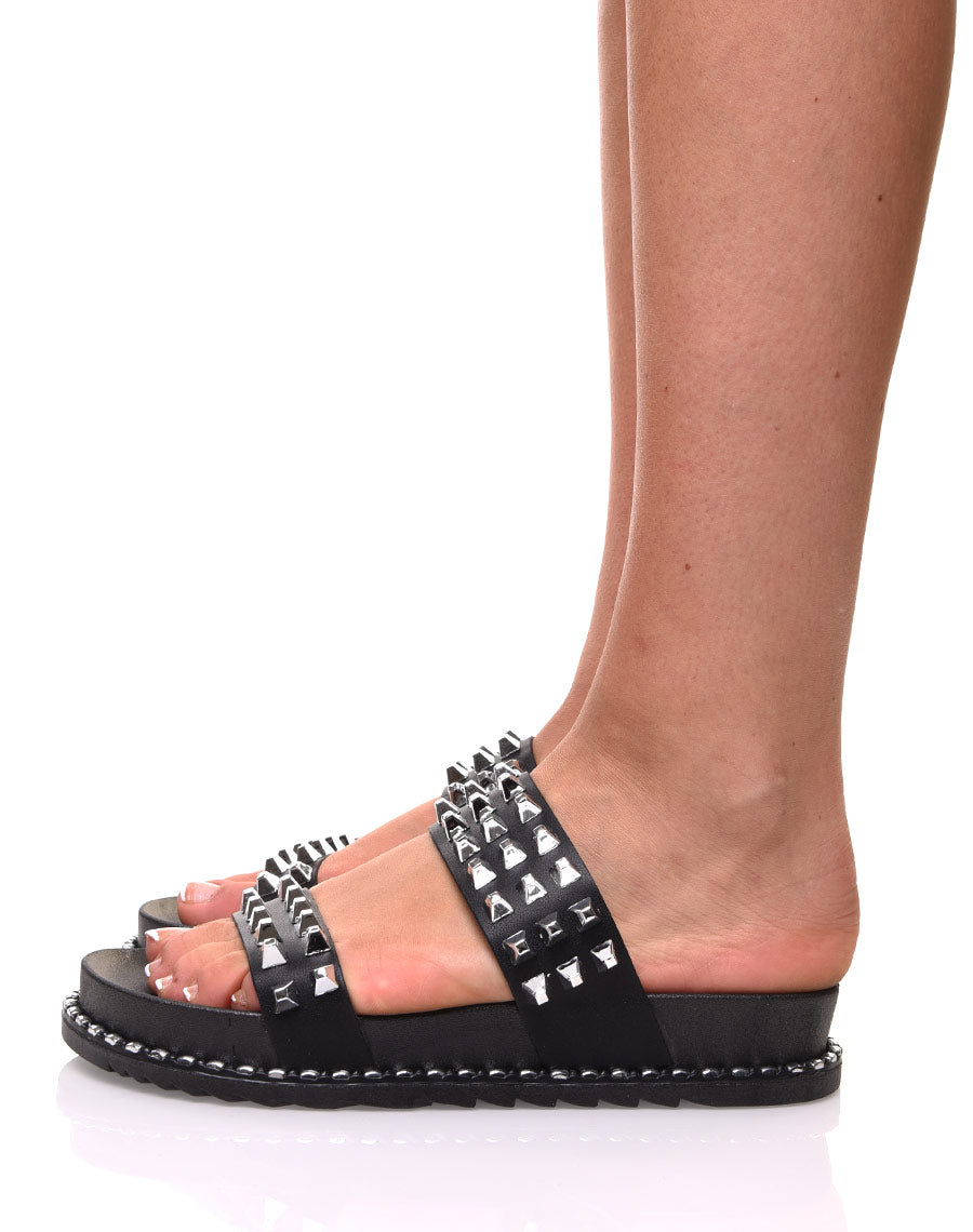 Sandales noires à clous carrés