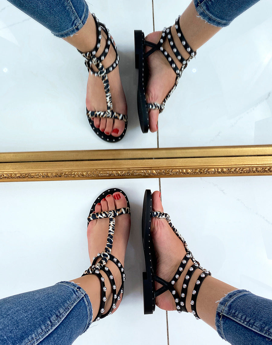 Sandales noires cloutées à tissu léopard