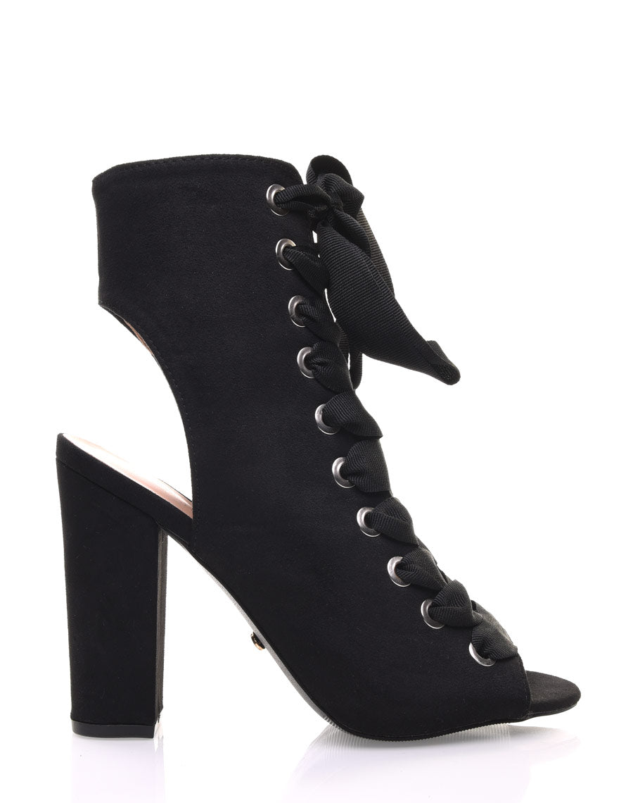 Sandales noires en suédine à lacets et bout ouvert