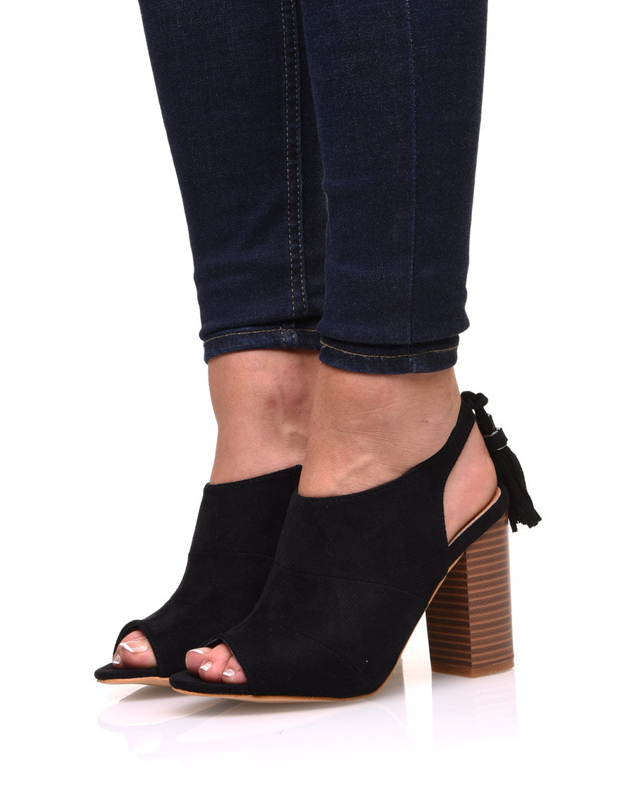 Sandales noires en suédine à talon carré