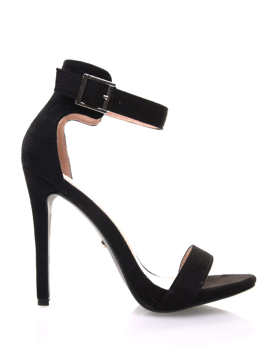 Sandales noires en suédine à talons aiguilles et à larges brides