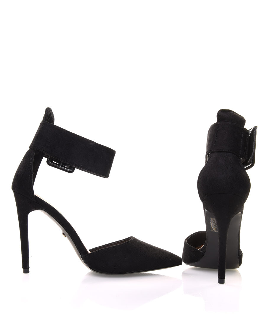 Sandales noires en suédines à bouts pointus