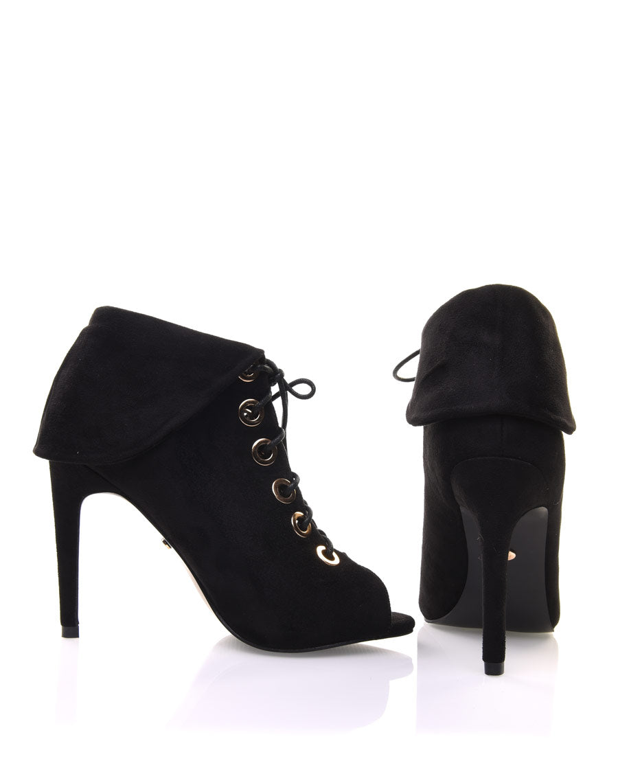 Sandales noires entièrement suédine à bout ouvert