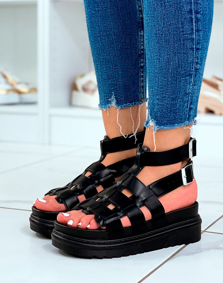 Sandales noires fermée à multiples brides entrecroisées