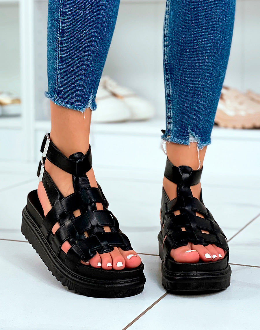 Sandales noires fermée à multiples brides entrecroisées