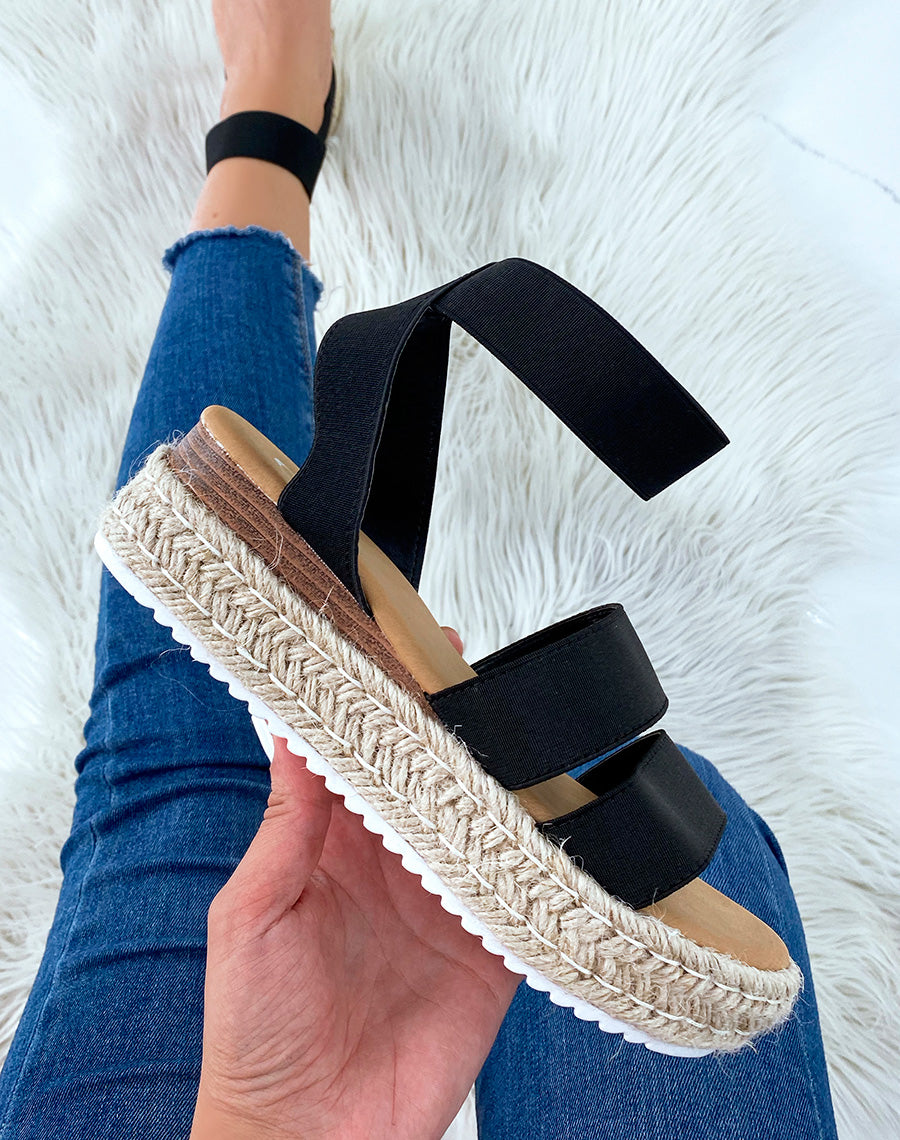 Sandales noires à multiples brides et semelle en jute