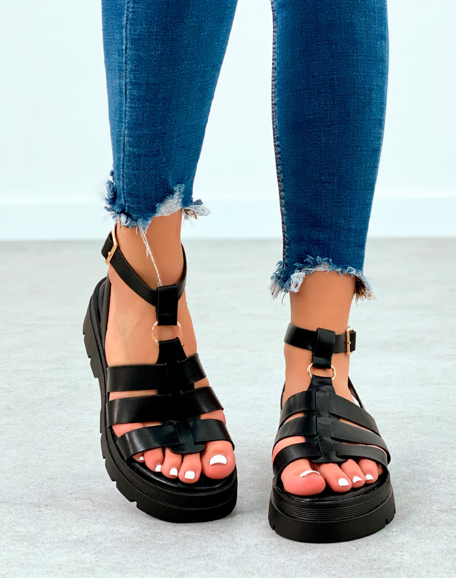 Sandales noires à multiples lanières et semelle crantée