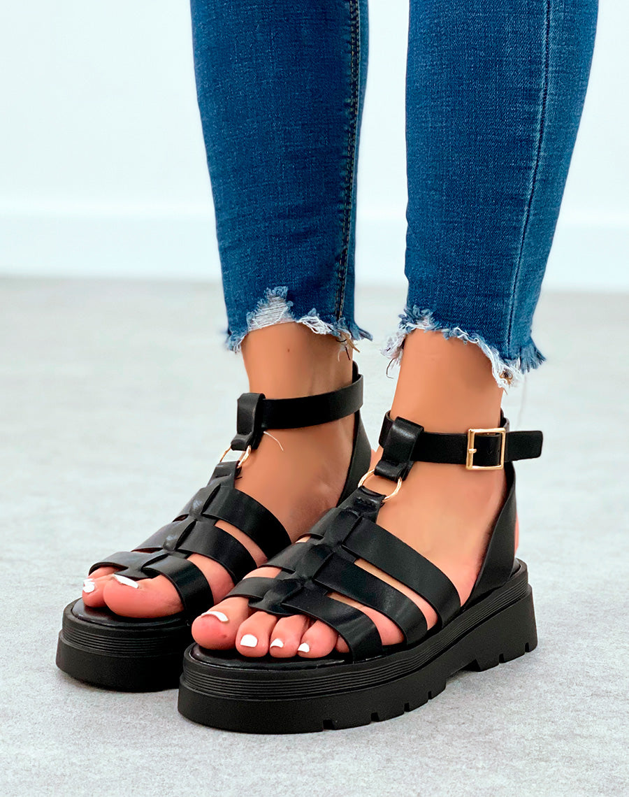 Sandales noires à multiples lanières et semelle crantée