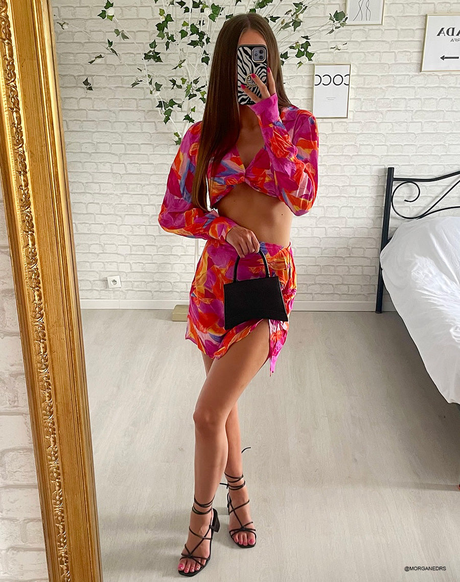 Sandales noires à petit talon et multiples lanières