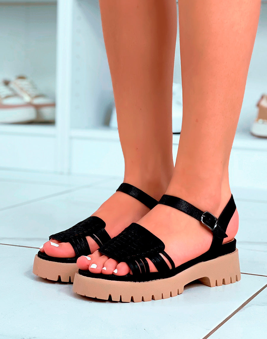 Sandales noires à plateforme et à grosse bride avant