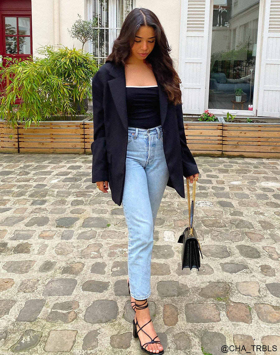 Sandales noires à talons et à lacets entrecroisés