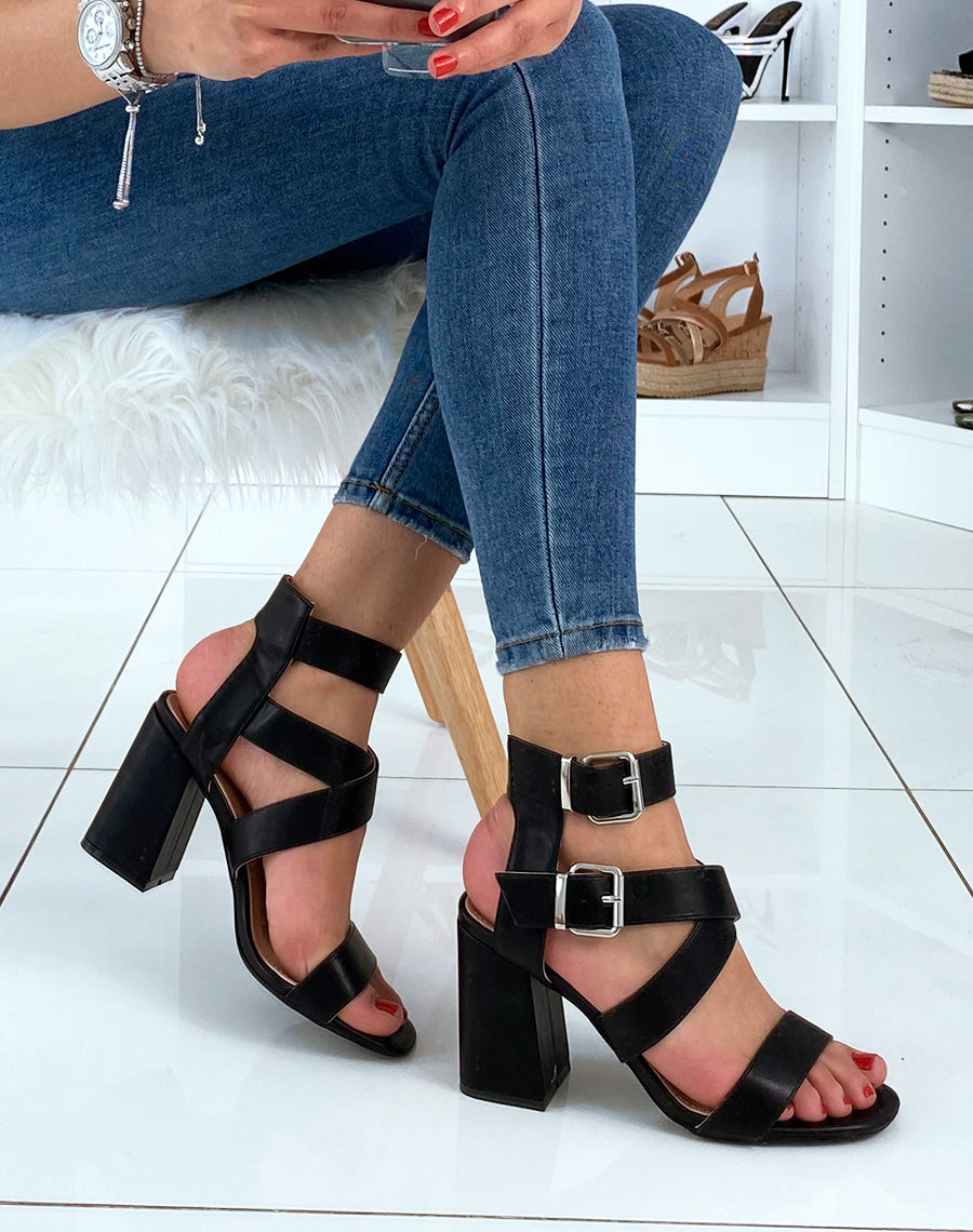 Sandales noires à talons et à multiples brides