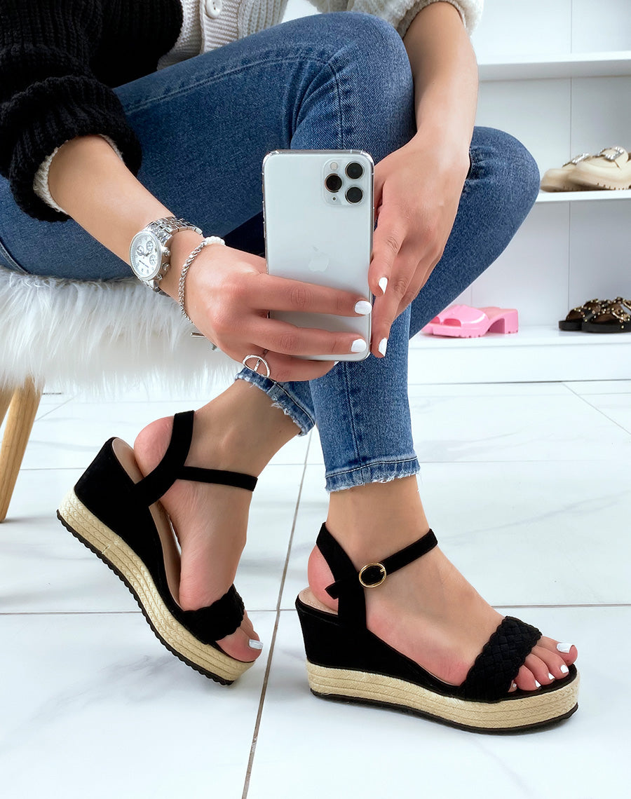 Sandales noires tressées à talon compensé bi-matière